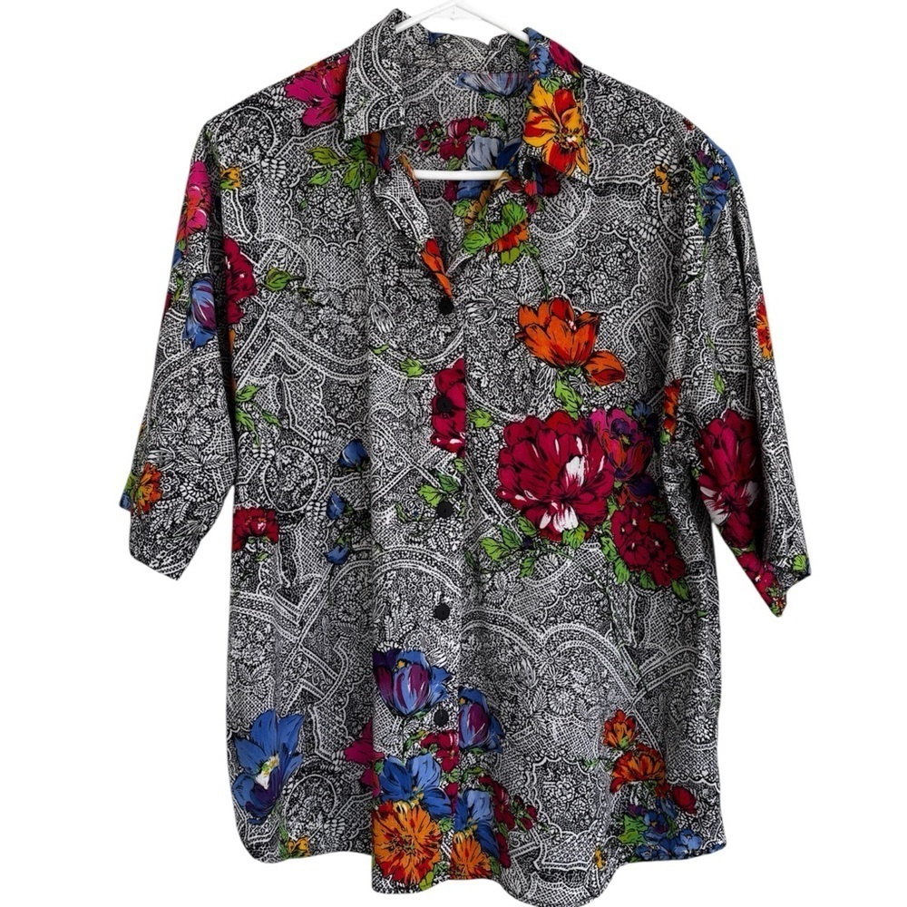 Black and Red Casual Button Down Shirt with Traditional Collar